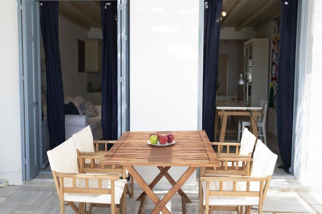 Beachfront 2Br Apartment - Free Parking Livadi  Exterior foto